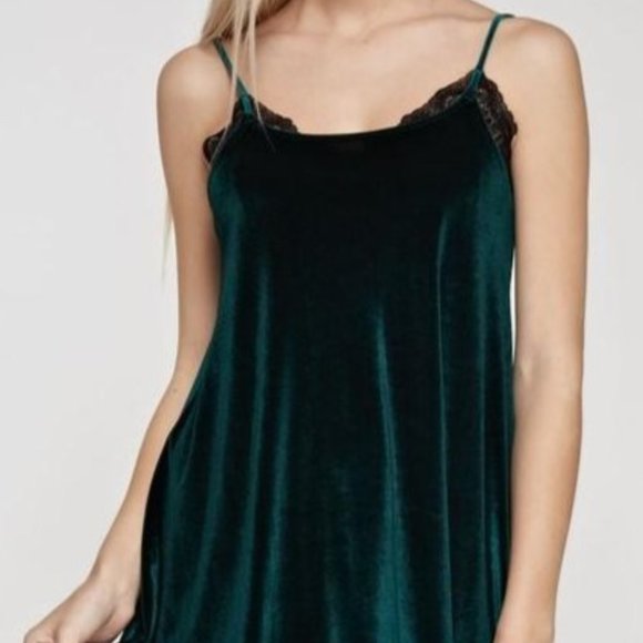 Cuddle Velvet Chemise - Picture 2 of 4